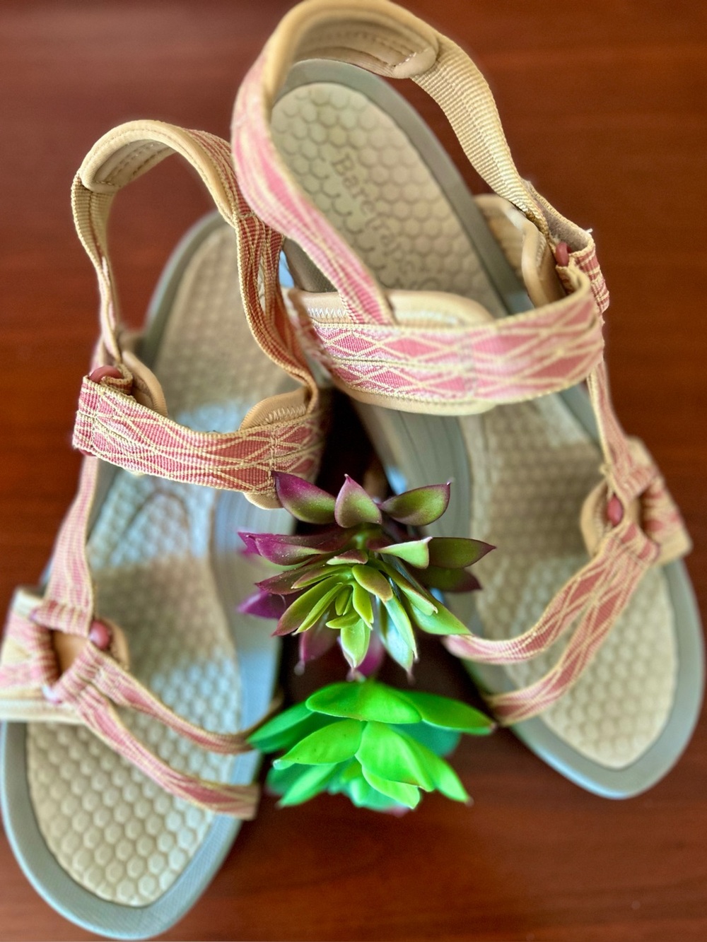 BareTraps Sandal Coral & Tan Women’s Size 9